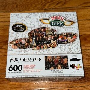 NIB Friends 600 Piece 2-Sided Jigsaw Puzzle